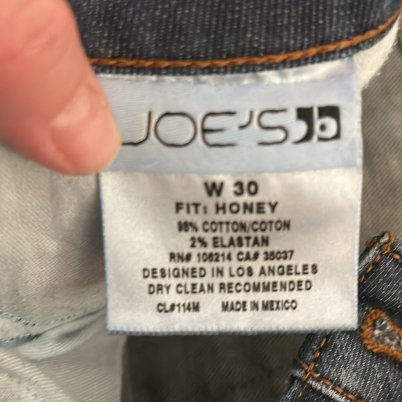 Joe’s jeans flare denim. Great used condition, worn less than 5 times. Size 30 - Picture 3 of 4